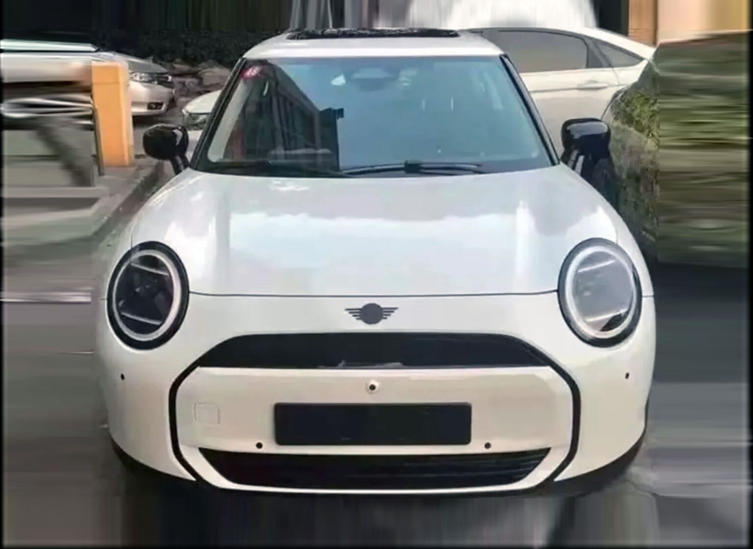 2024 MINI Hatch spied in allelectric form Automotive Daily