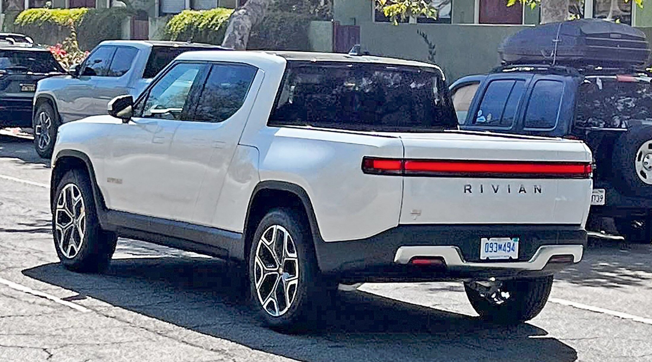 2022 Rivian R1T Review - Automotive Daily