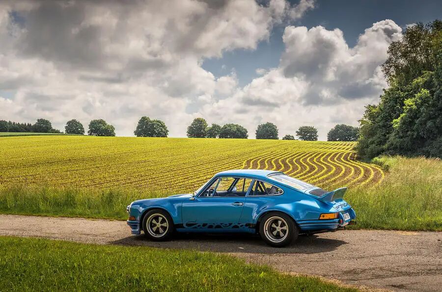 aria-label="Ruf Porsche 911 RSR blue 16"